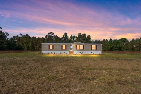 A home in Holly Hill