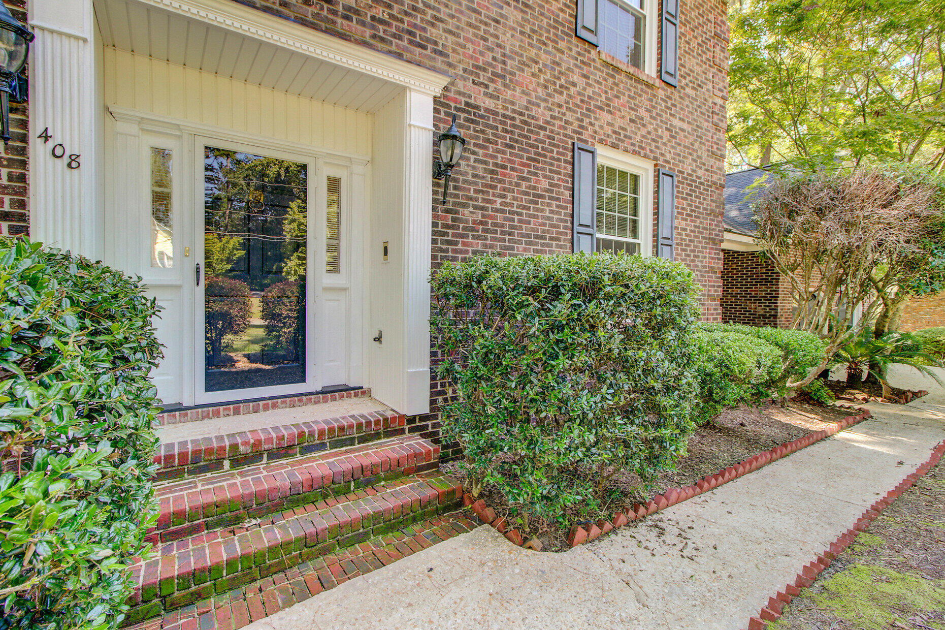 408 Country Club Boulevard