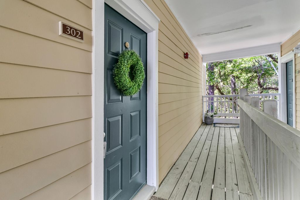 Photo of 200 Bucksley Lane #Unit 302, Charleston, SC 29492 (MLS # 26010090)