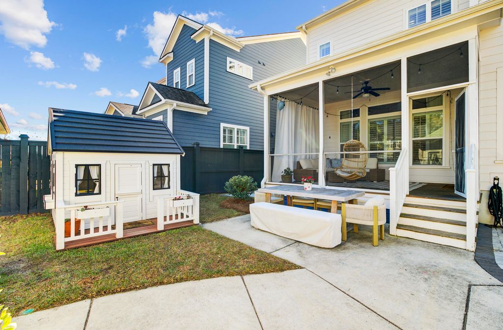 Photo of 1368 Founders Way, Mount Pleasant, SC 29464 (MLS # 25032999)