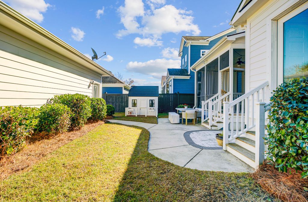 Photo of 1368 Founders Way, Mount Pleasant, SC 29464 (MLS # 25032999)