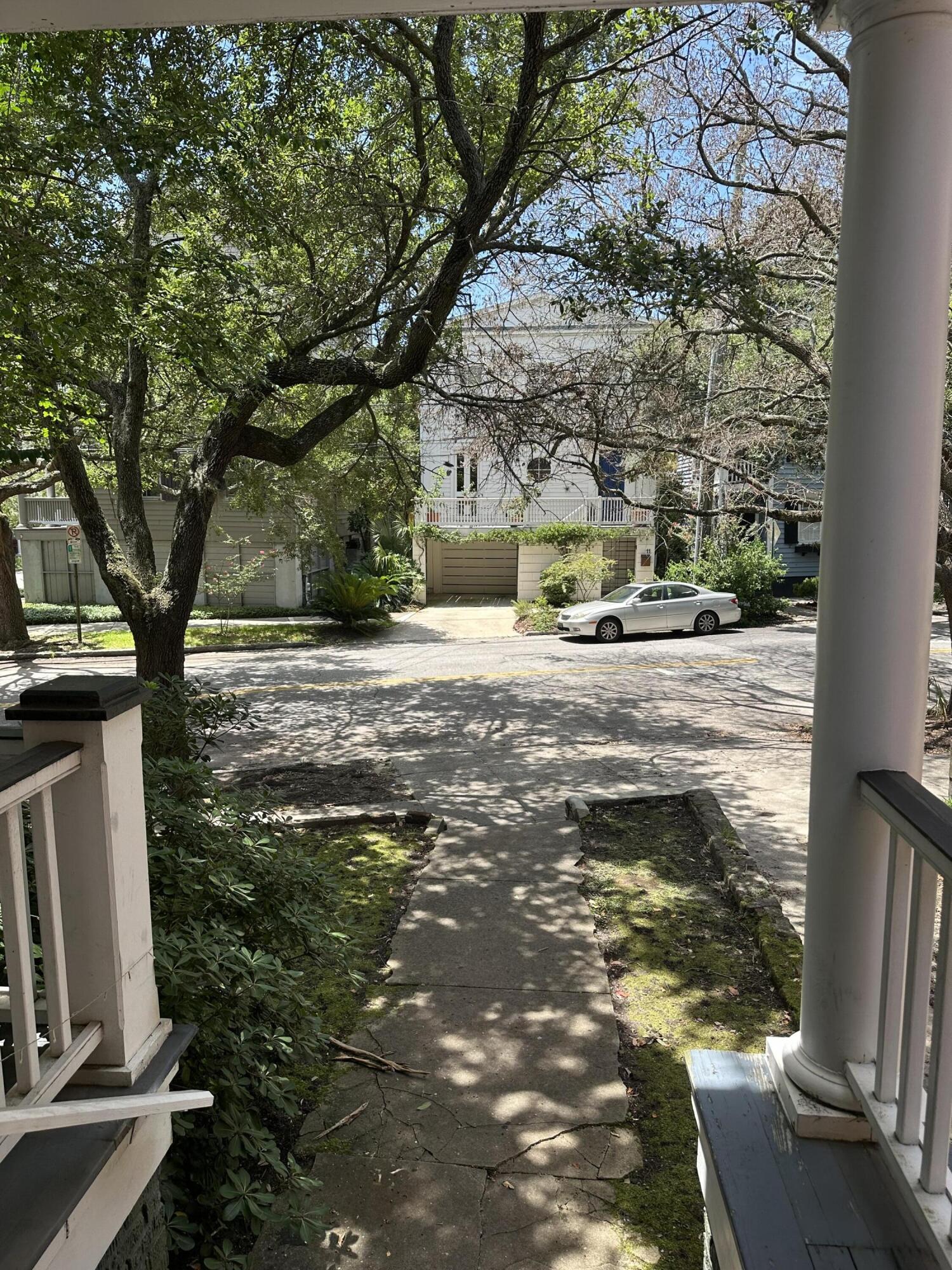 16 Elizabeth Street B