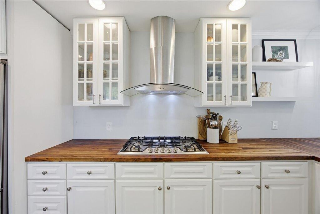 Photo of 422 Geddes Avenue, Charleston, SC 29407 (MLS # 26008882)