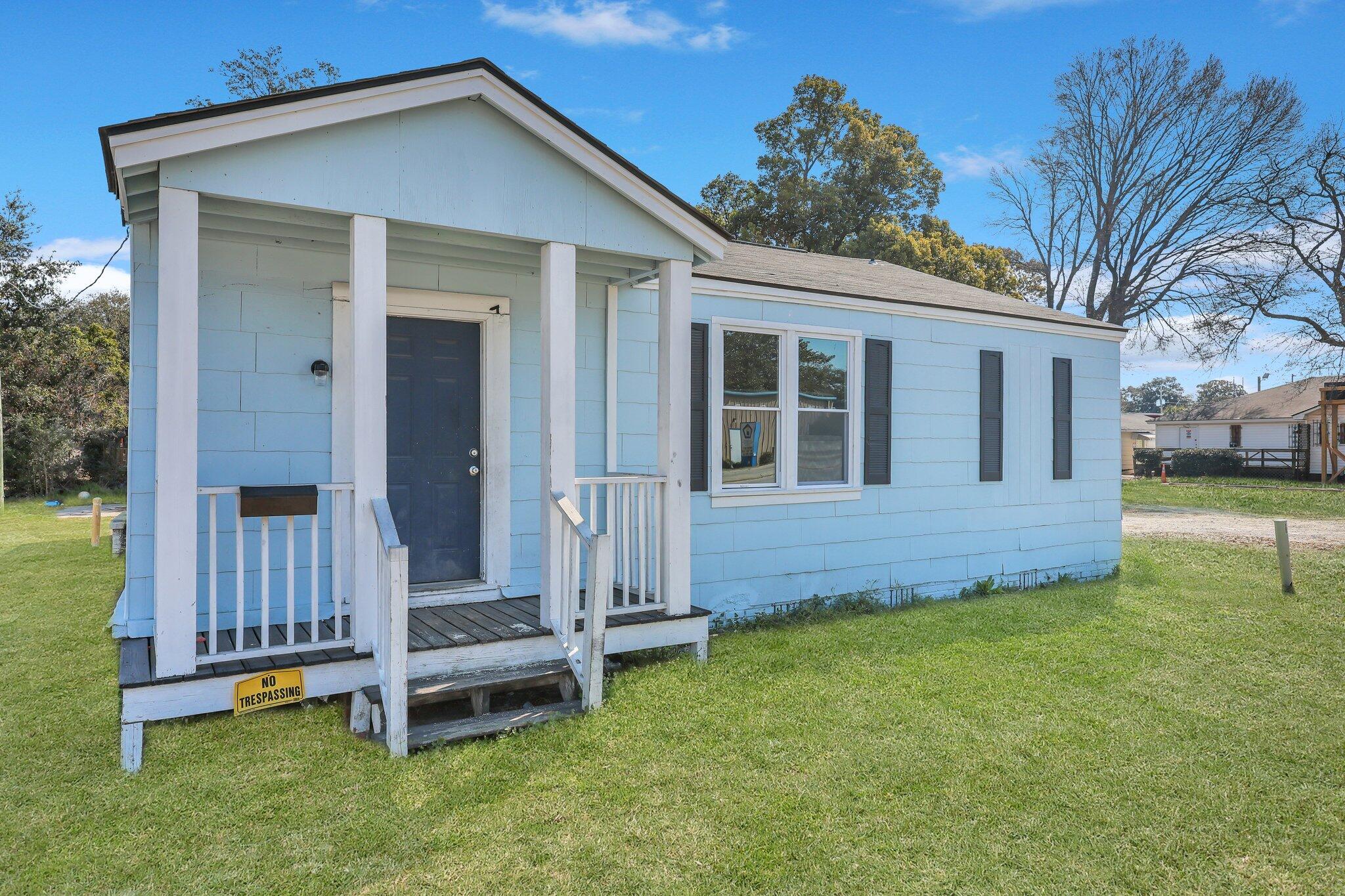 2125 Cosgrove Avenue