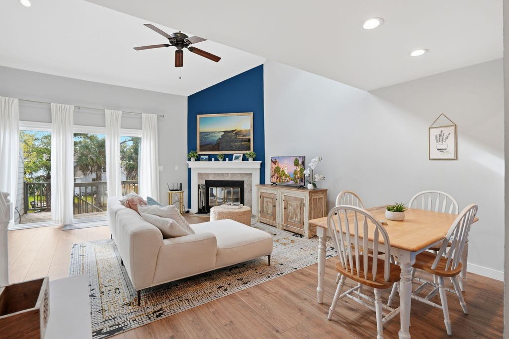 Photo of 136 River Breeze Drive, Charleston, SC 29407 (MLS # 26007626)