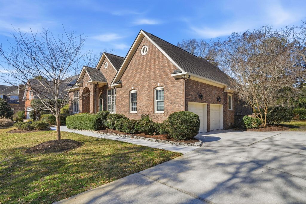 Photo of 3334 Merion Place, Mount Pleasant, SC 29466 (MLS # 26001539)
