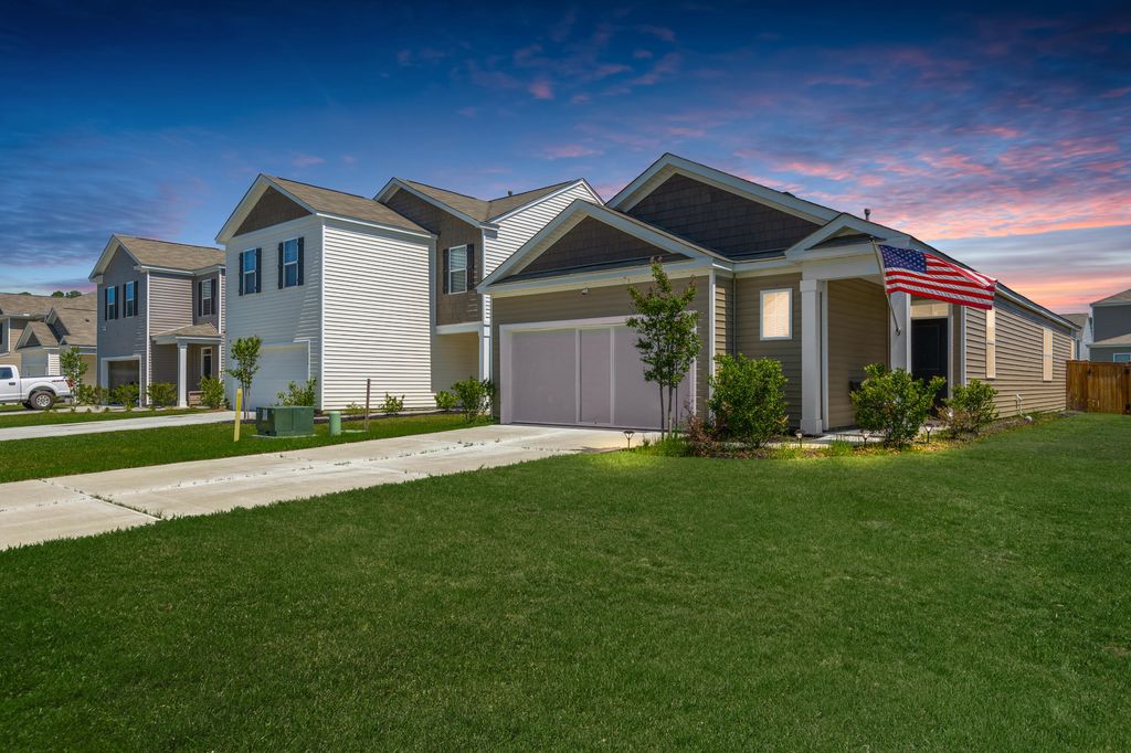 Photo of 314 Bear Paw Lane, Summerville, SC 29486 (MLS # 25010200)