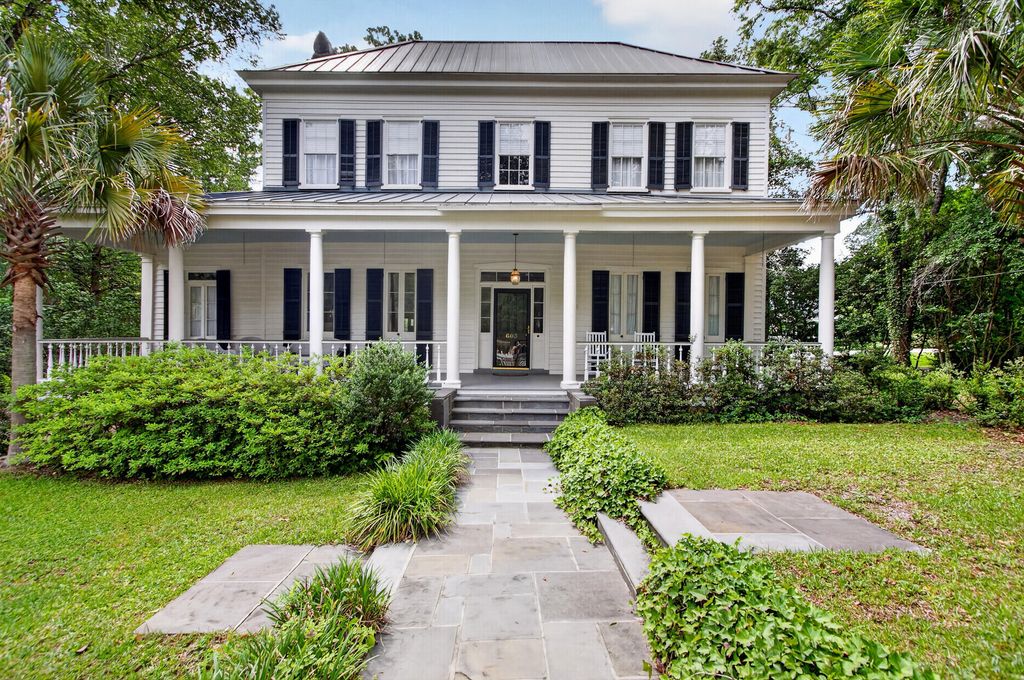 Photo of 603 S Main Street, Summerville, SC 29483 (MLS # 26015581)
