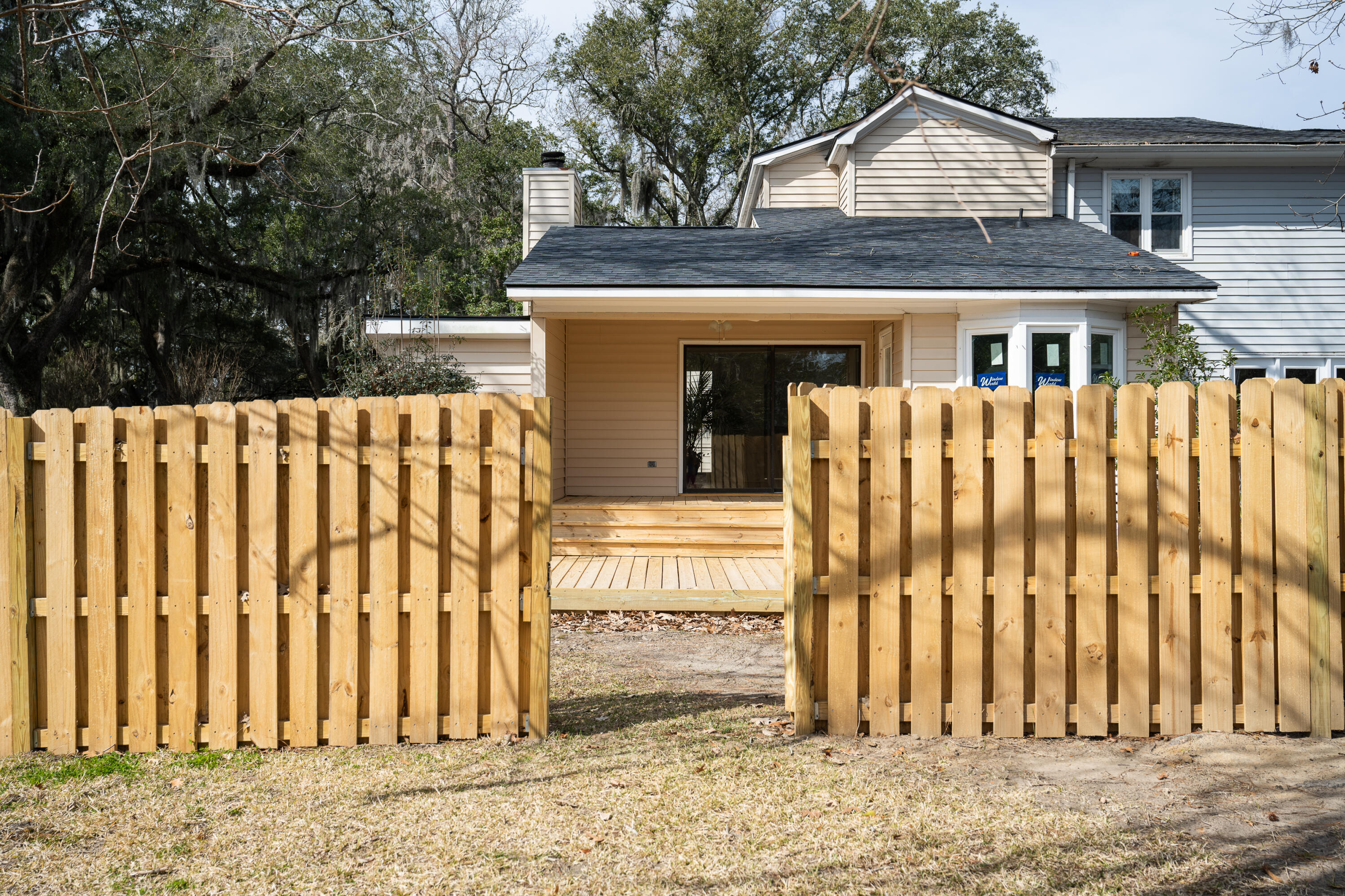 975 Harbor Oaks Drive