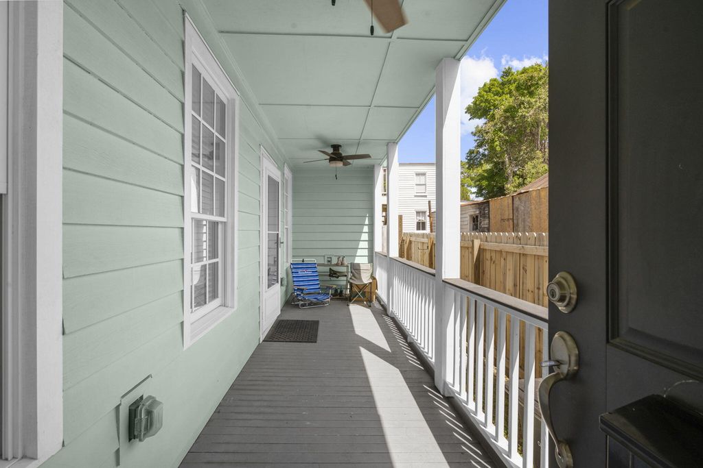 Photo of 160 Smith St, Charleston, SC 29403 (MLS # 26010875)