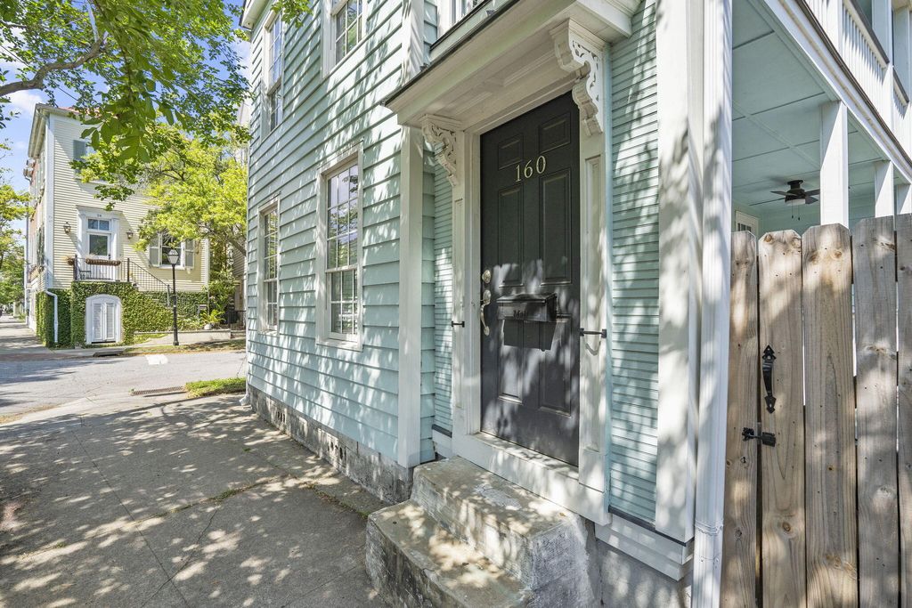 Photo of 160 Smith Street, Charleston, SC 29403 (MLS # 26010875)