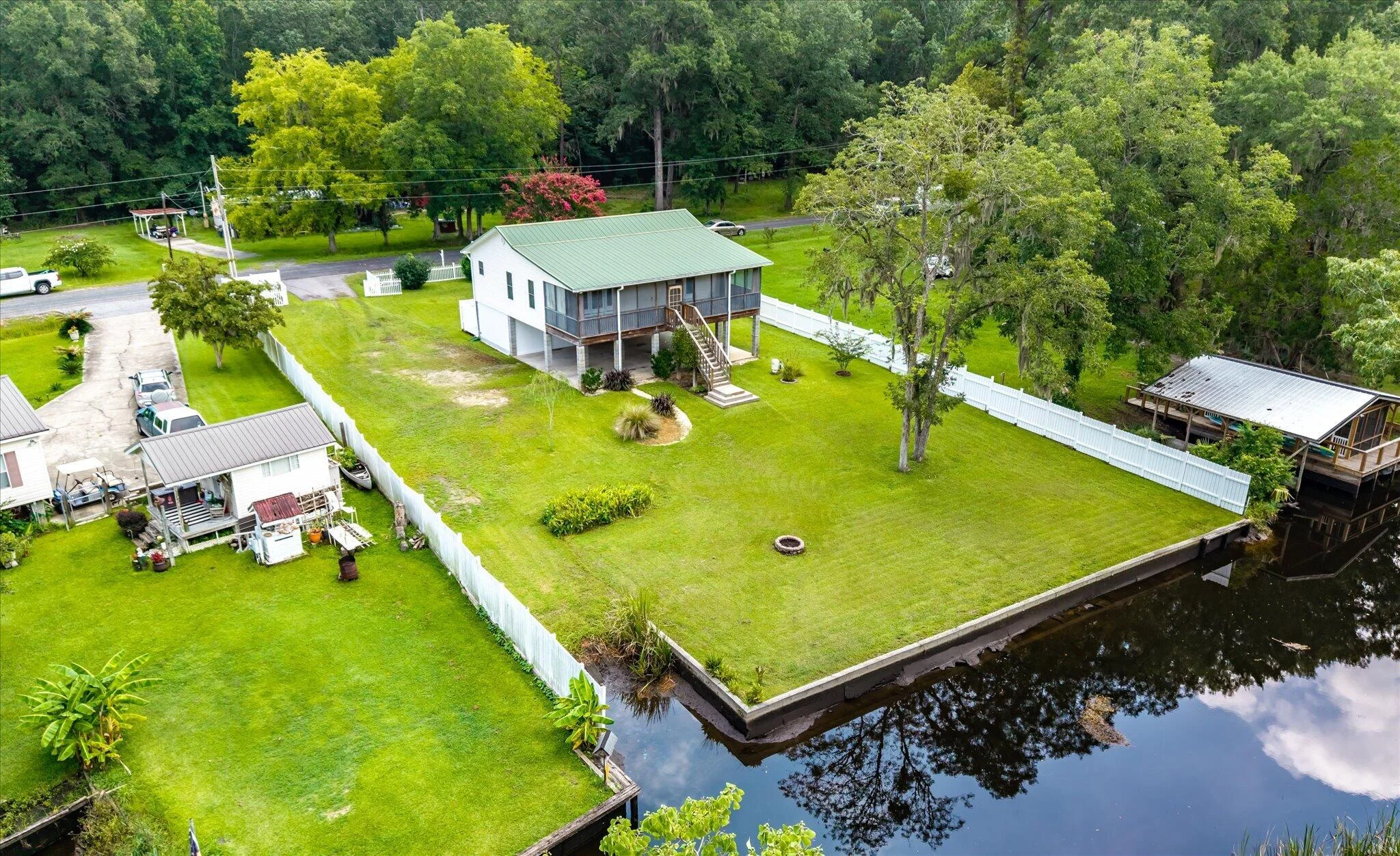 5271 Prices Bridge Lane