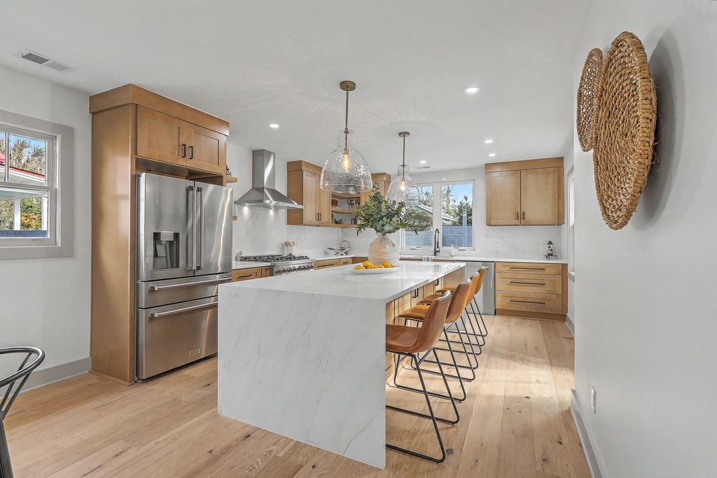 Photo of 5 Saint Margaret Street, Charleston, SC 29403 (MLS # 26005880)