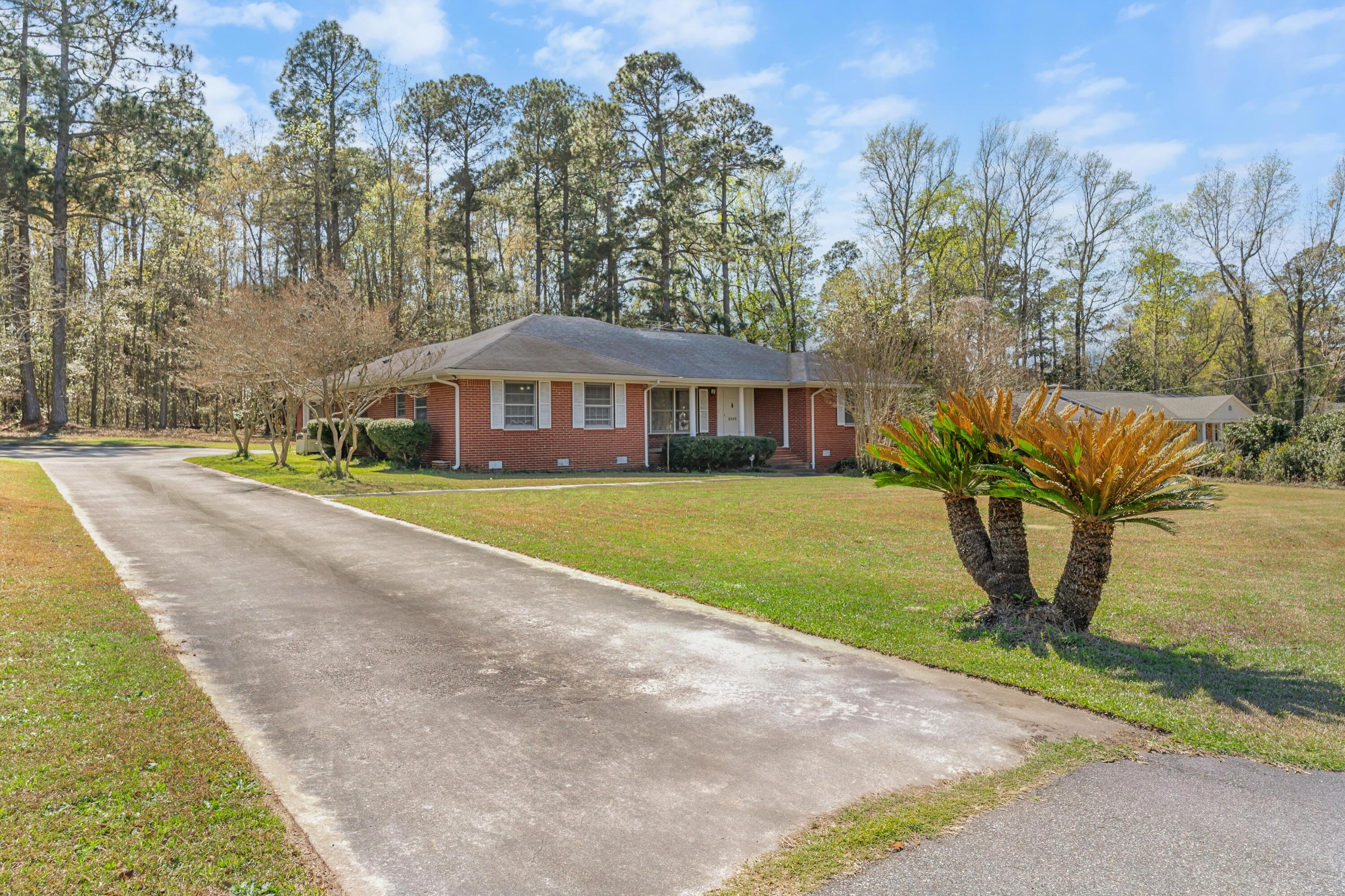 2069 Hydrick Avenue