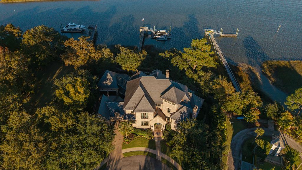 Photo of 428 Ralston Creek Street, Daniel Island, SC 29492 (MLS # 26006538)