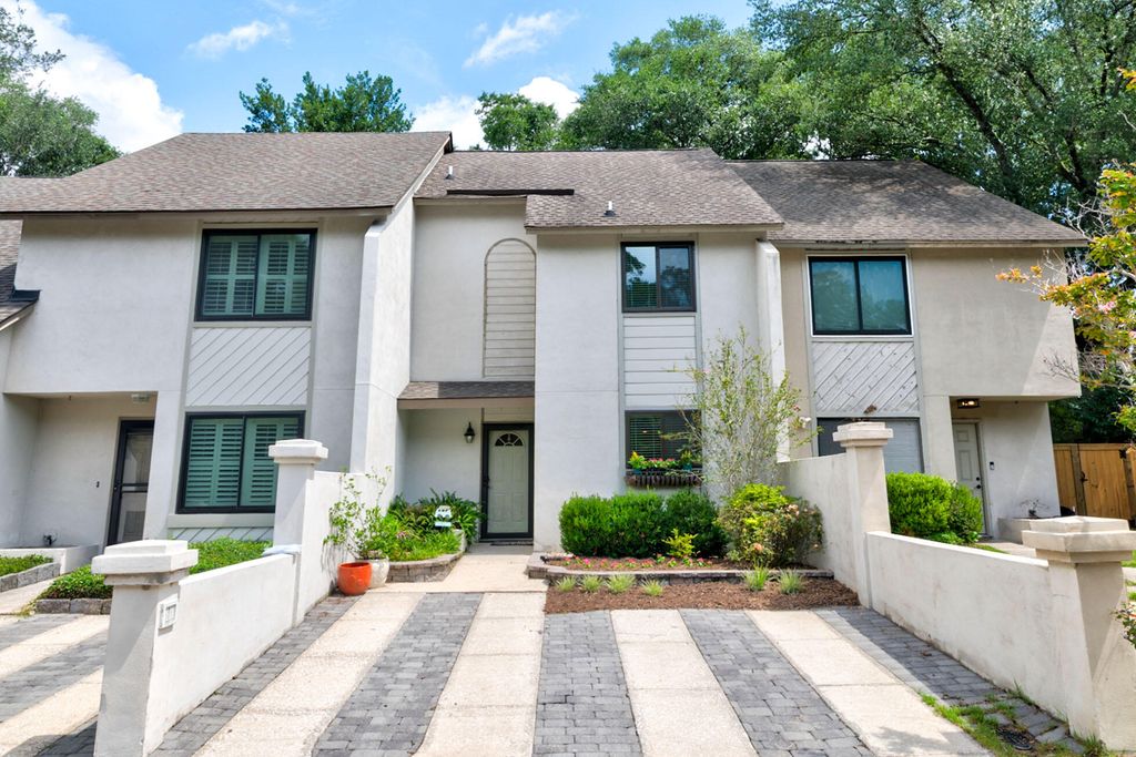 Photo of 319 Lapwing Lane, Mount Pleasant, SC 29464 (MLS # 25022537)