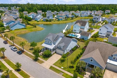Photo of 3635 Spindrift Drive, Mount Pleasant, SC 29466 (MLS # 26015034)