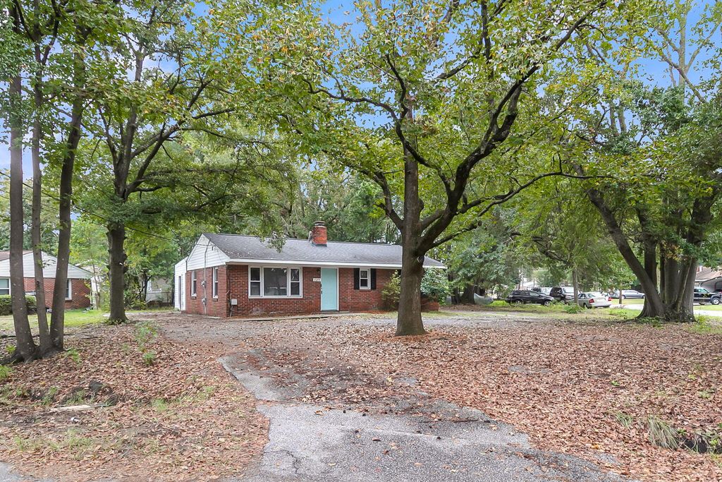Photo of 2649 Cardinal Circle, North Charleston, SC 29405 (MLS # 25029548)