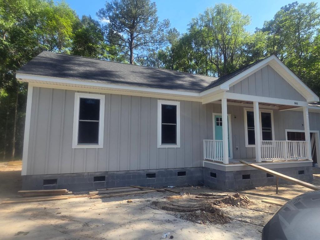 Photo of 5811 Octavia Avenue, Ravenel, SC 29470 (MLS # 26014198)