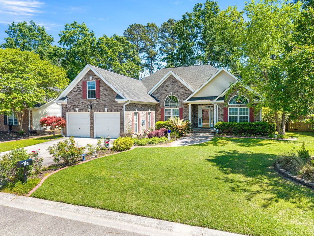 Photo of 104 Long Cove Bend, Summerville, SC 29483 (MLS # 26012092)