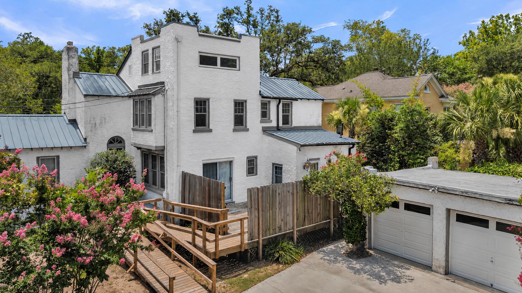 2062 Wappoo Drive