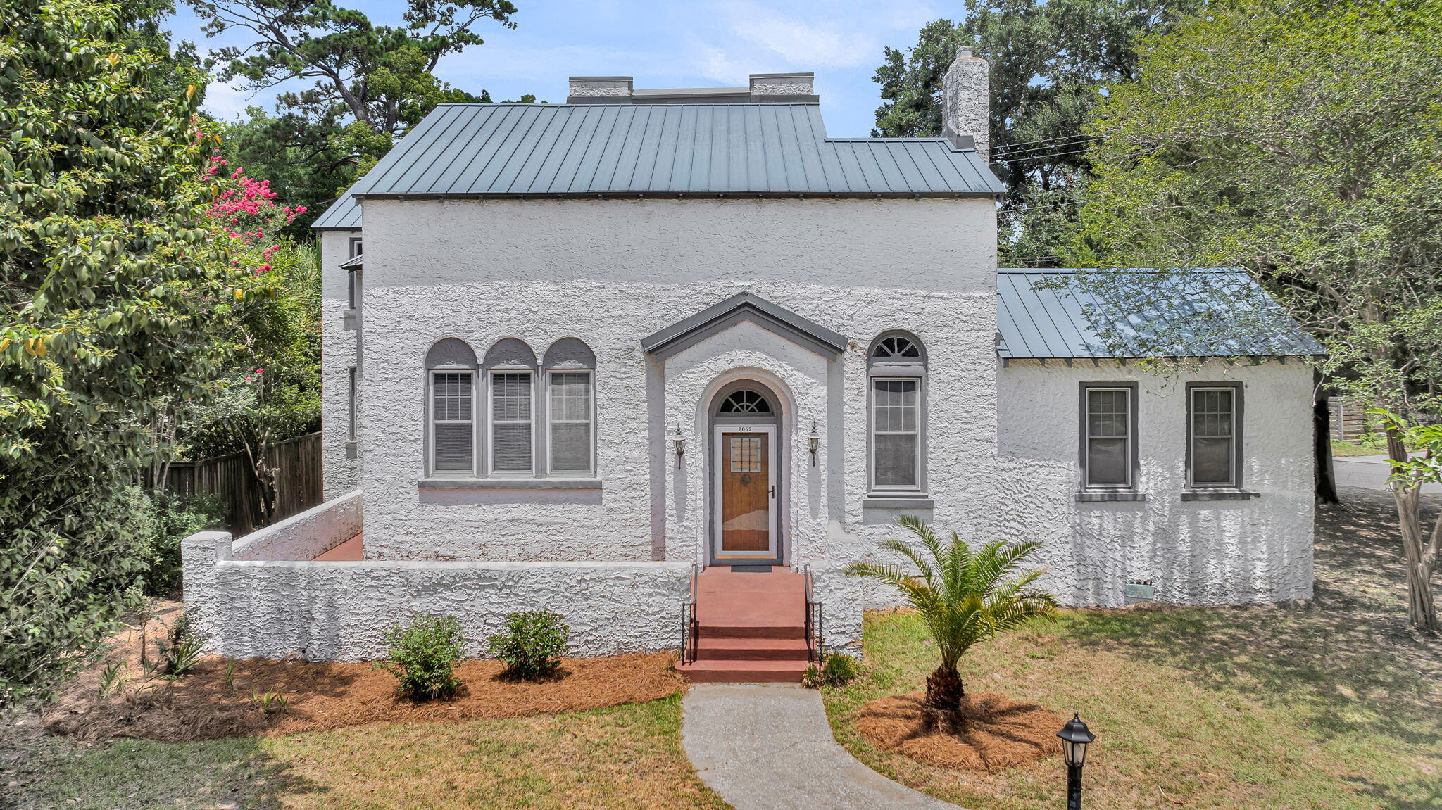 2062 Wappoo Drive
