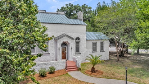 Photo of 2062 Wappoo Drive, Charleston, SC 29412 (MLS # 26020023)