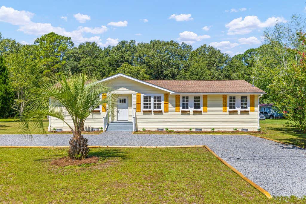 Photo of 136 Mahoney Lane, Moncks Corner, SC 29461 (MLS # 26022795)