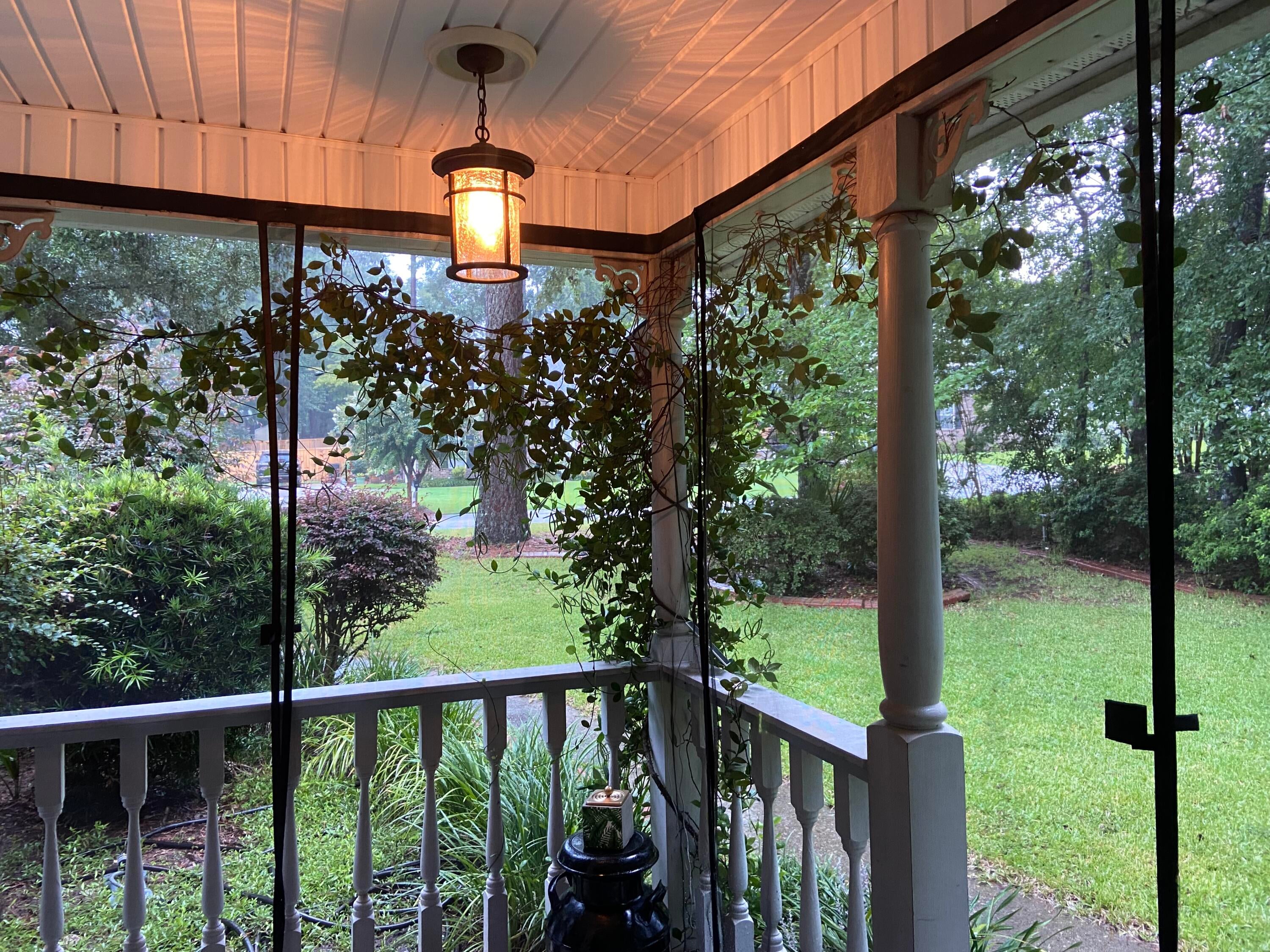 306 Black Oak Boulevard