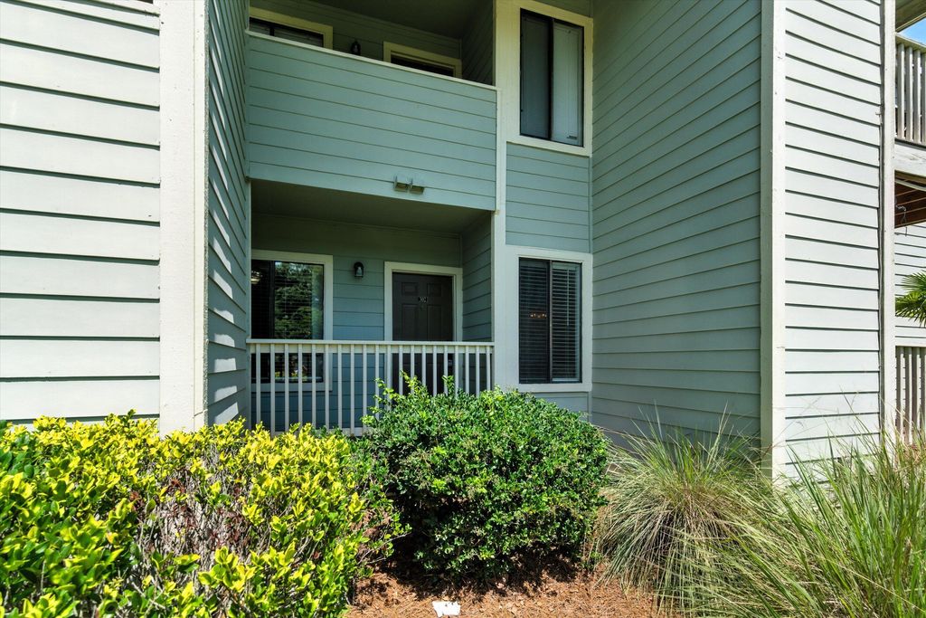 Photo of 1481 Center Street Extension #302, Mount Pleasant, SC 29464 (MLS # 25022477)