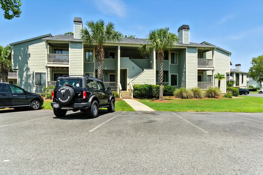 Photo of 1481 Center Street Extension #302, Mount Pleasant, SC 29464 (MLS # 25022477)
