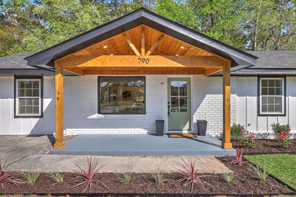 Photo of 790 Hoss Road, Charleston, SC 29414 (MLS # 26008717)