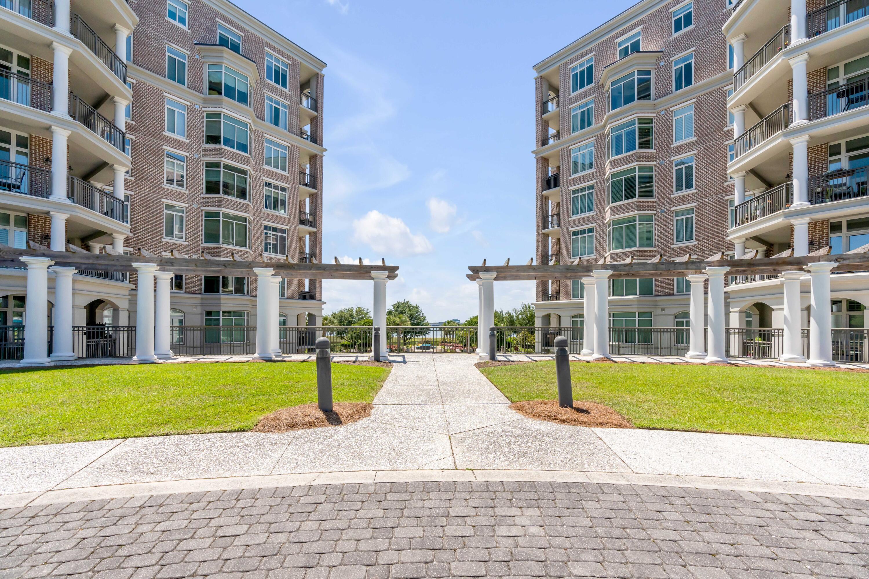176 N Plaza Court 606