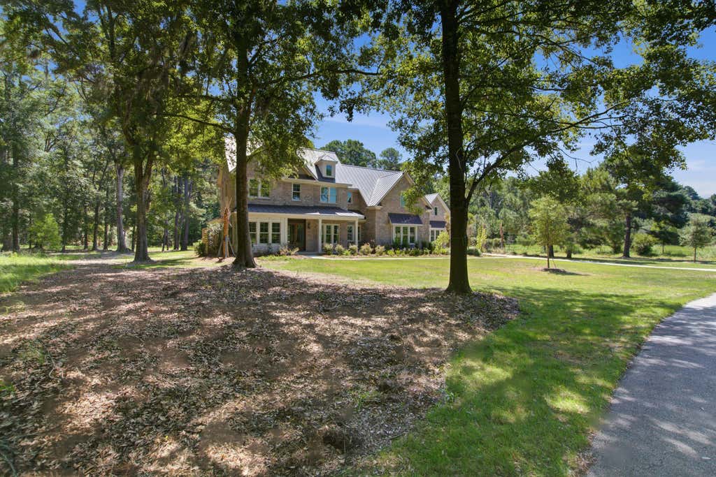 Photo of 3820 Gnarled Oaks Lane, Johns Island, SC 29455 (MLS # 26021882)