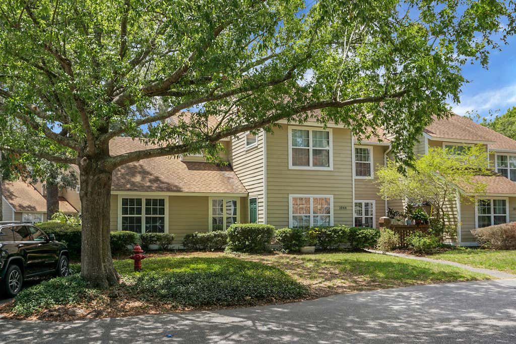 Photo of 1044 Planters Place, Mount Pleasant, SC 29464 (MLS # 26016025)