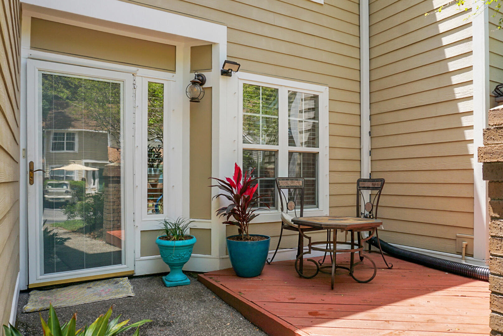 1044 Planters Place