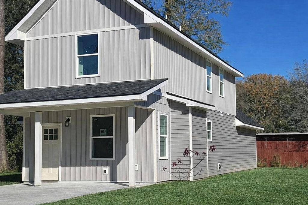 Photo of 409 University Dr Drive, North Charleston, SC 29418 (MLS # 25032484)