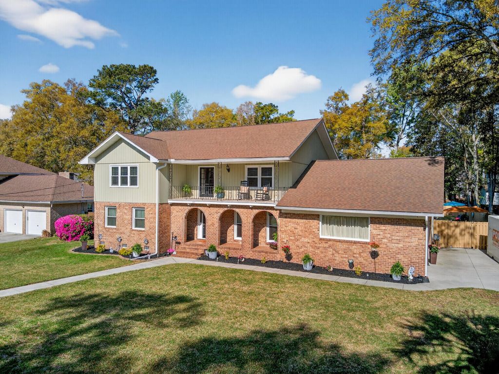 Photo of 112 Ayers Circle, Summerville, SC 29485 (MLS # 26008772)