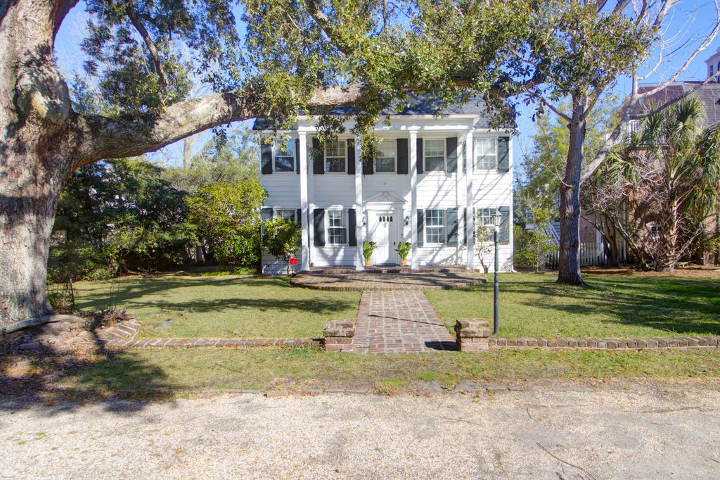Photo of 3 Shaftsbury Lane, Charleston, SC 29401 (MLS # 26007407)