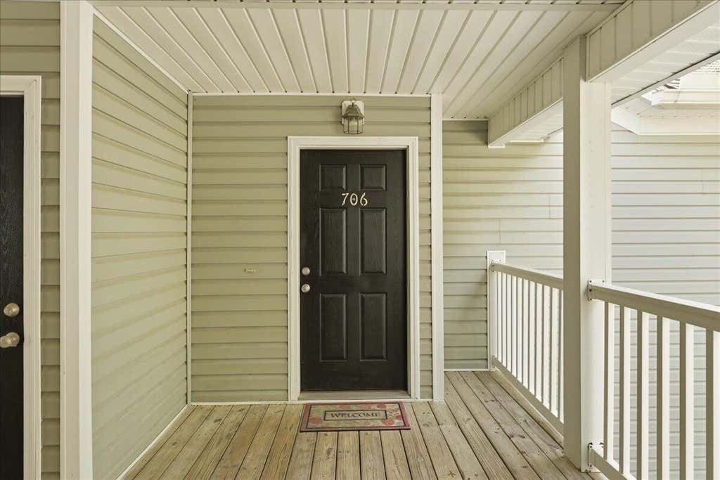 Photo of 706 E Marymont Lane, Charleston, SC 29414 (MLS # 26023047)