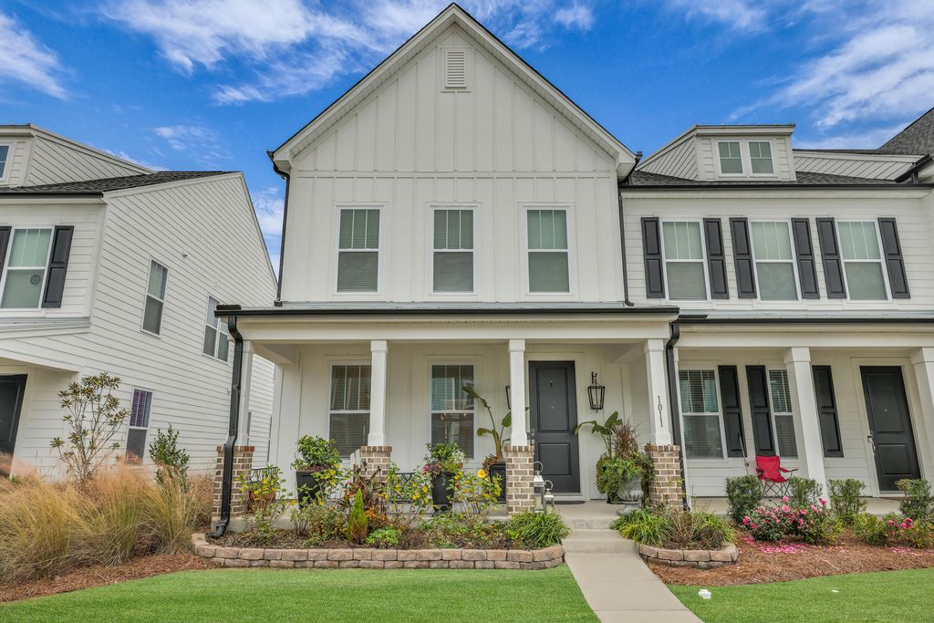 Photo of 1011 Swamp Harrier Avenue, Ravenel, SC 29470 (MLS # 25031328)