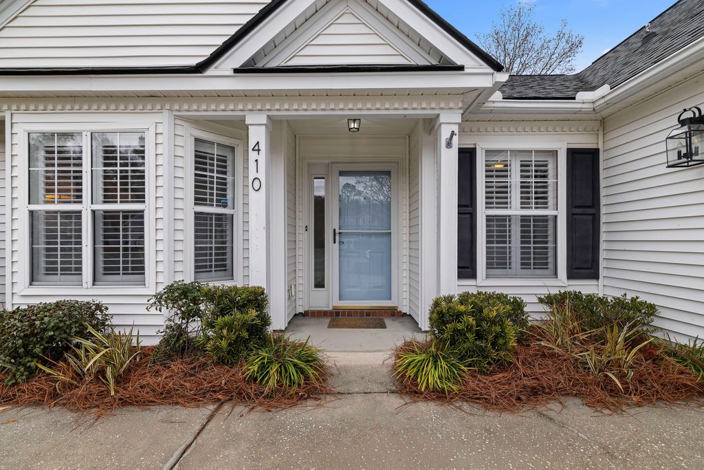 Photo of 410 Manorwood Lane, Charleston, SC 29414 (MLS # 26002664)
