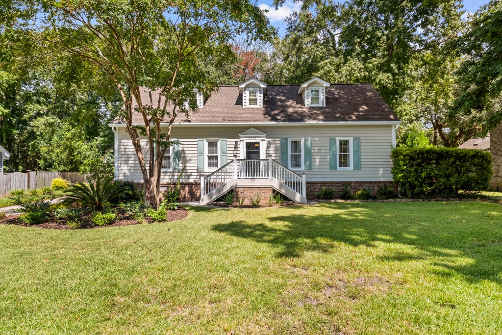Photo of 1418 Inland Creek Way, Mount Pleasant, SC 29464 (MLS # 26025928)