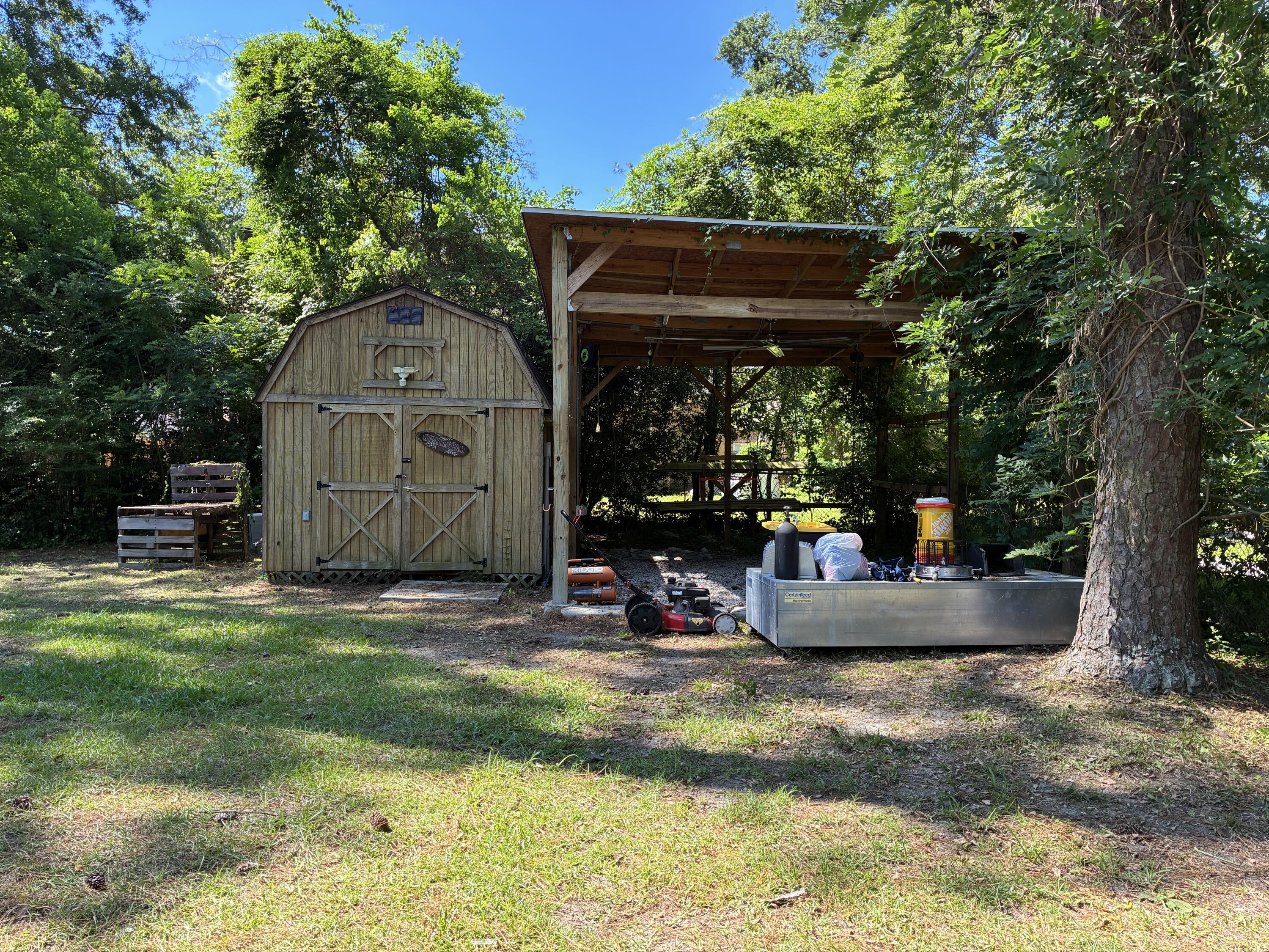 427 Dogwood Circle