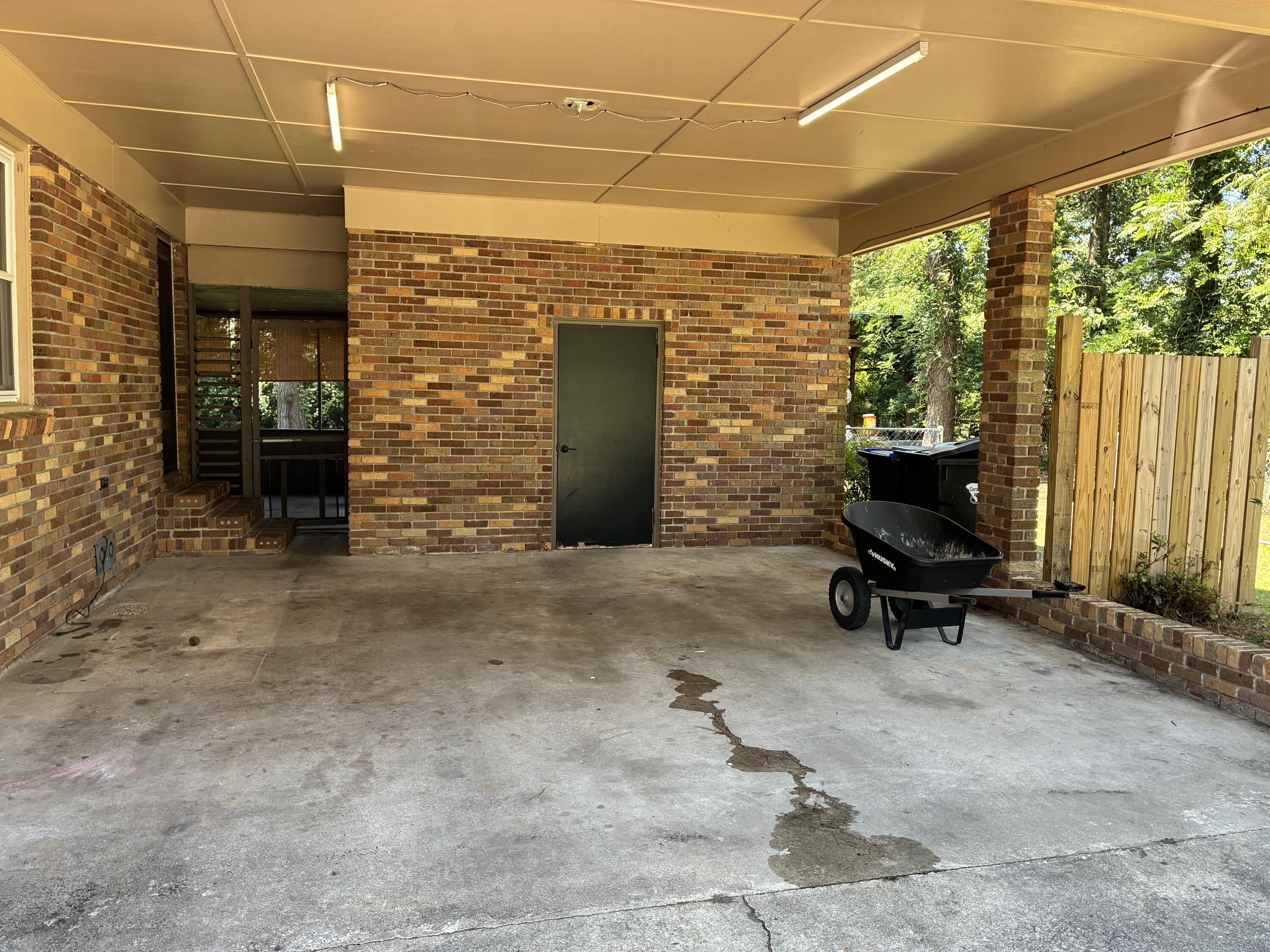 427 Dogwood Circle