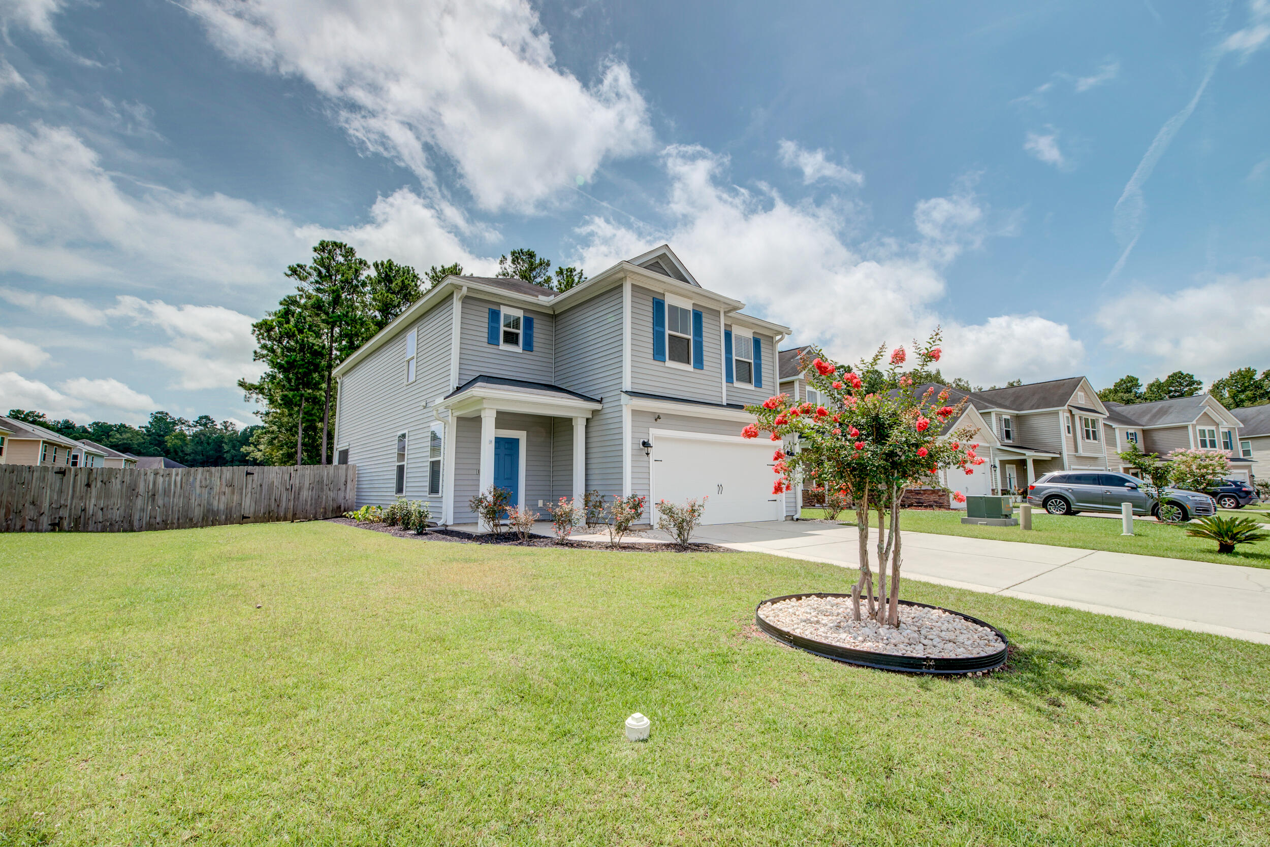 View Summerville, SC 29483 house