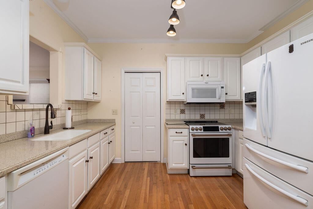 1413 River Front Drive
