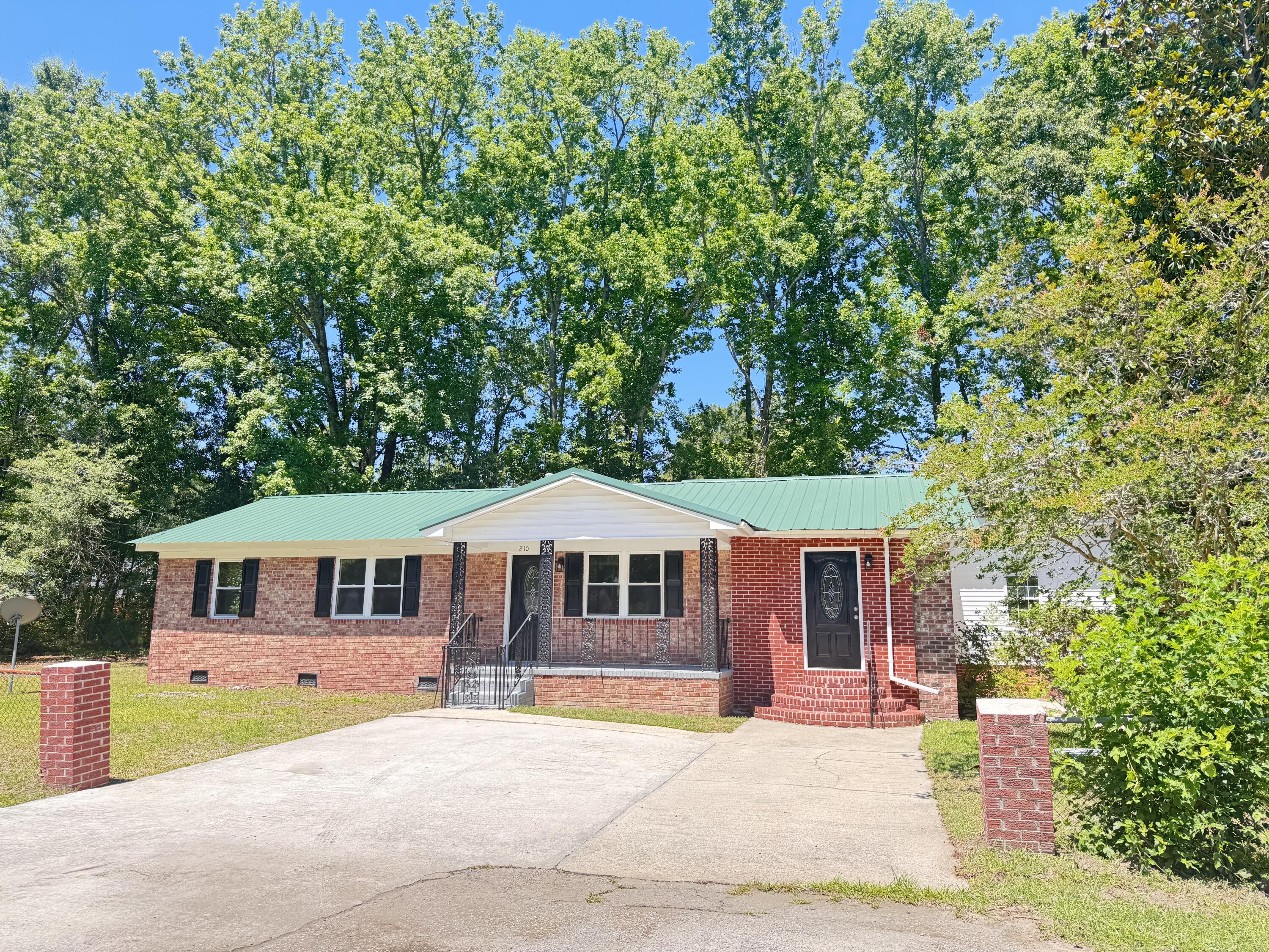 210 Grayson Street