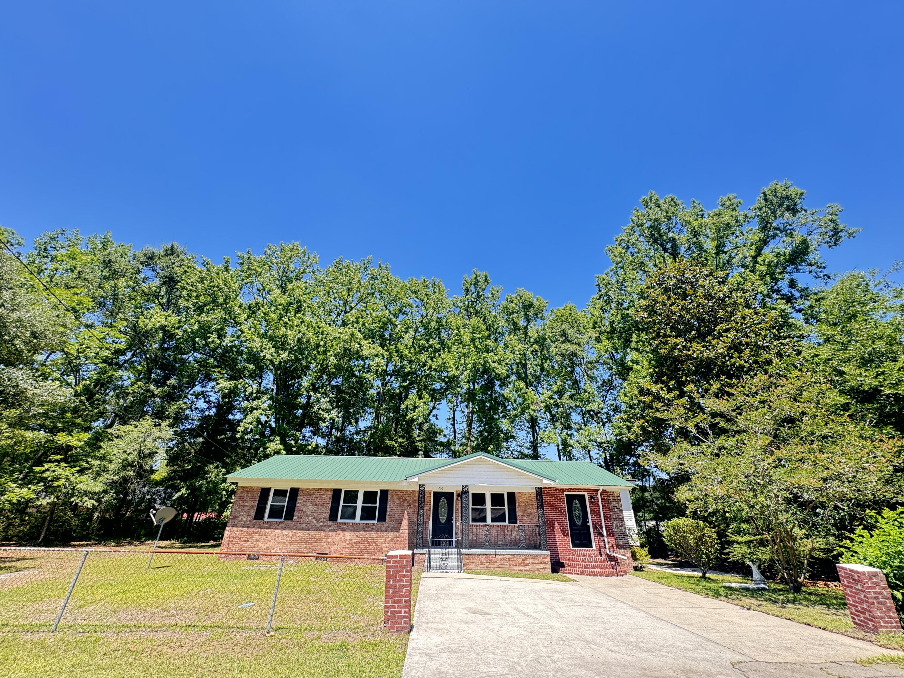 210 Grayson Street