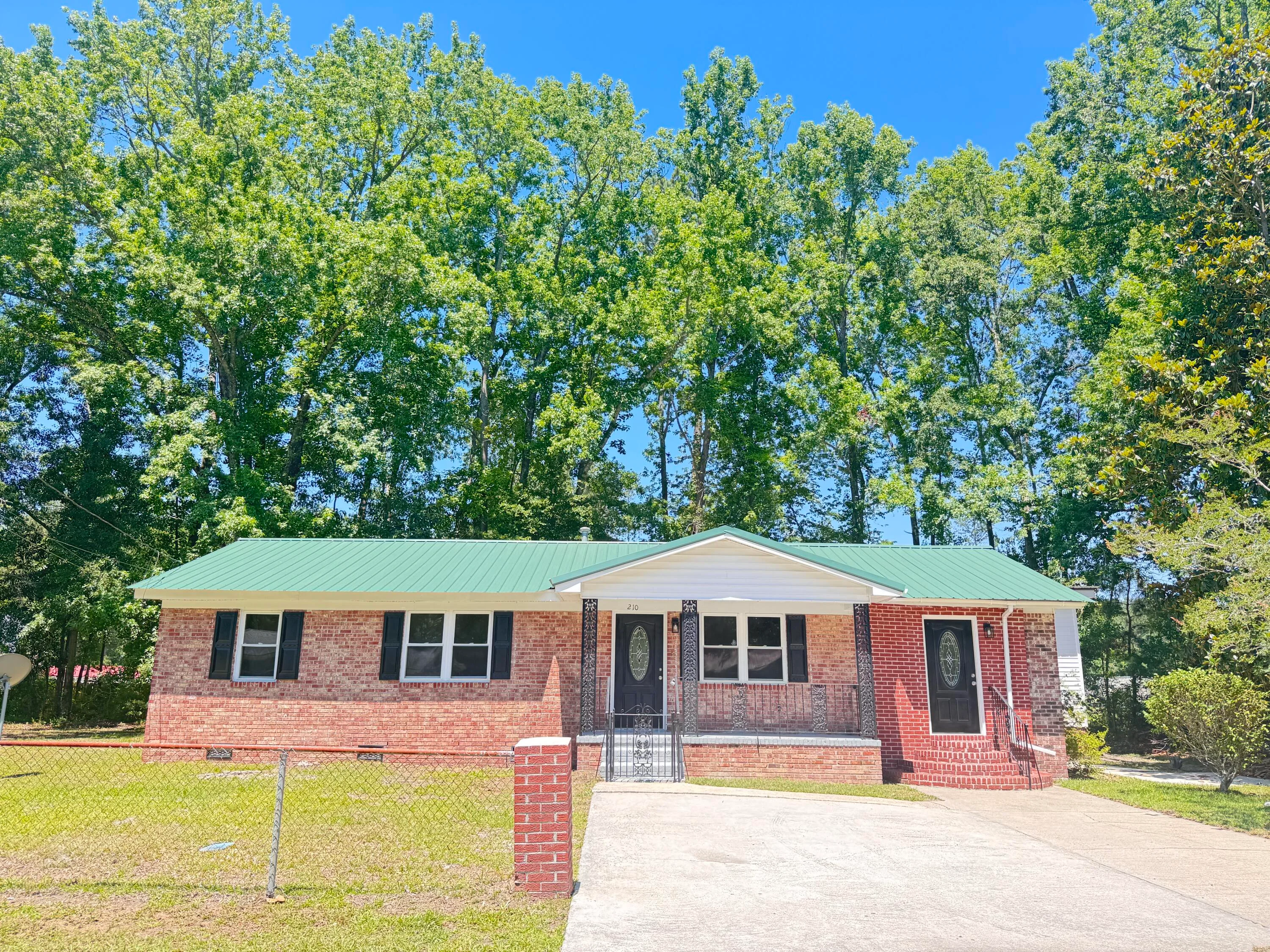 210 Grayson Street